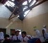 Diterjang Puting Beliung, Siswa Belajar di Kelas Darurat